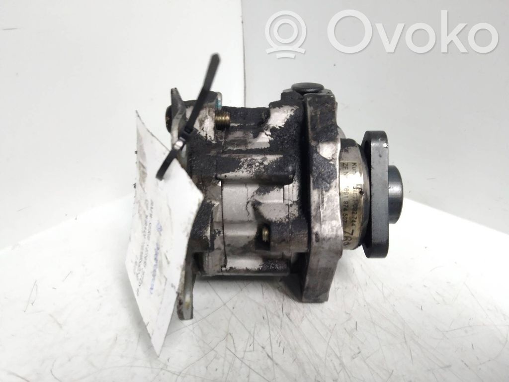 BMW 5 E39 Power steering pump 