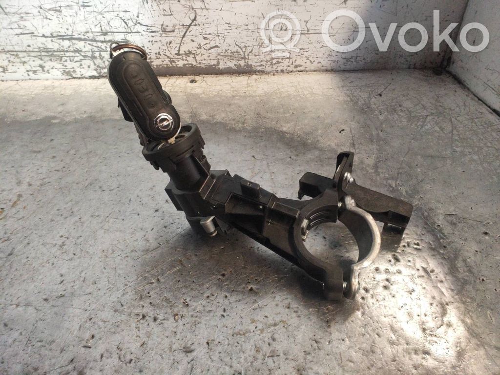 Opel Combo C Užvedimo spynelė 