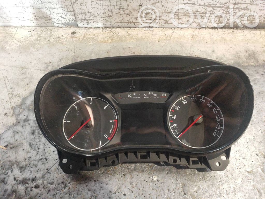 Opel Corsa E Speedometer (instrument cluster) 
