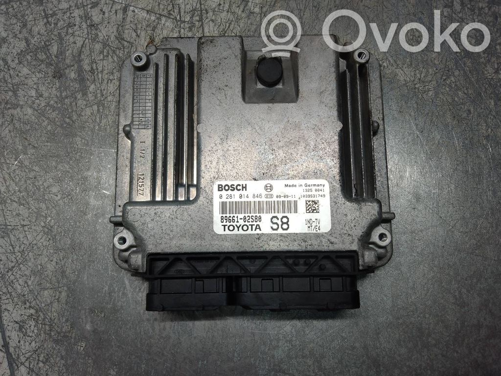 Toyota Auris 150 Engine control unit/module 