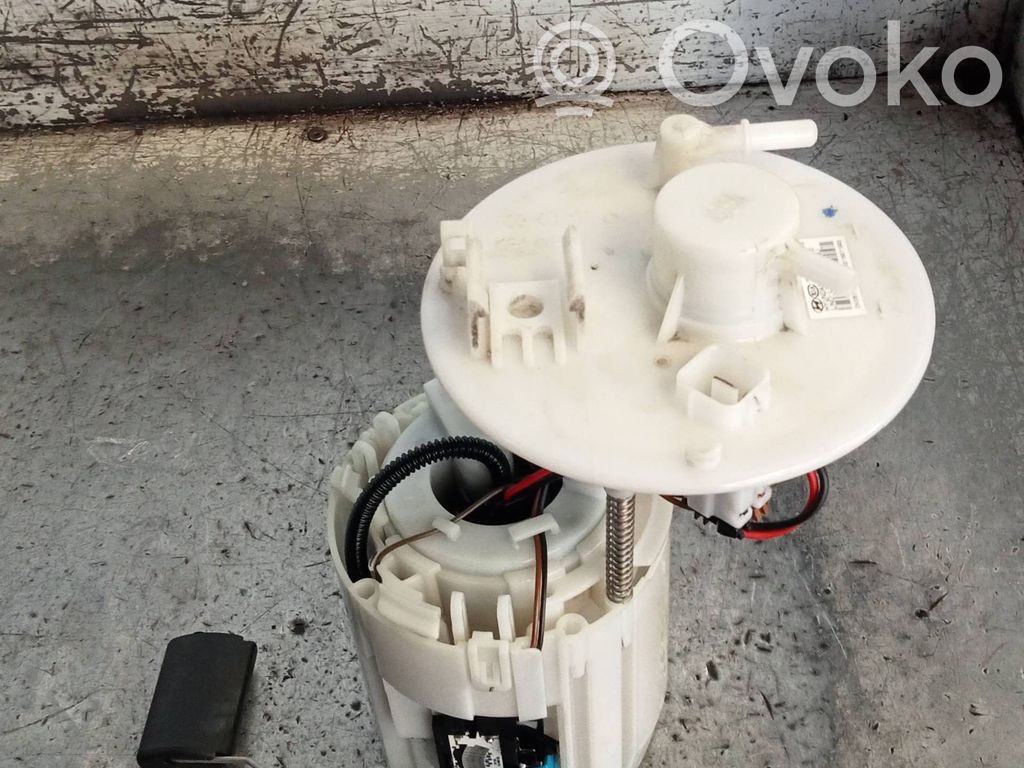 KIA Rio Polttoainesäiliön pumppu 