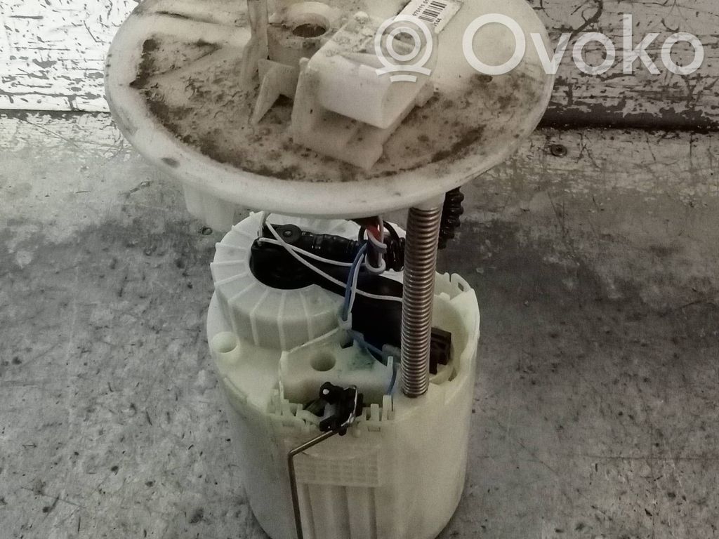 Bomba interna de combustible   13578997