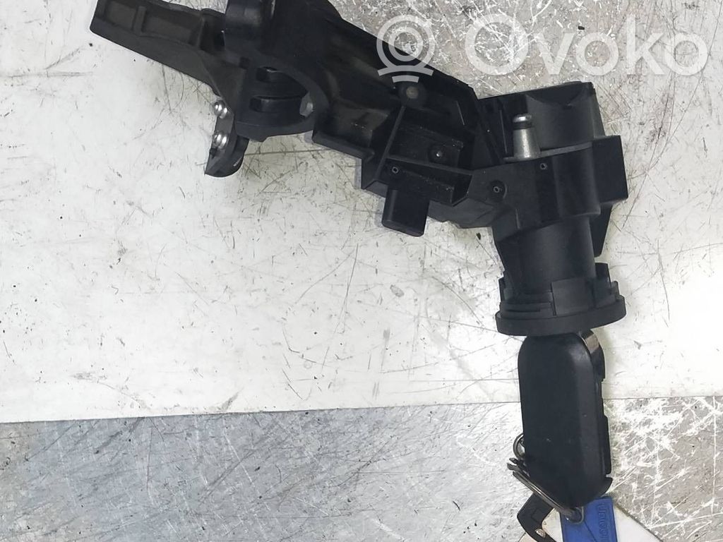 Opel Combo C Užvedimo spynelė 