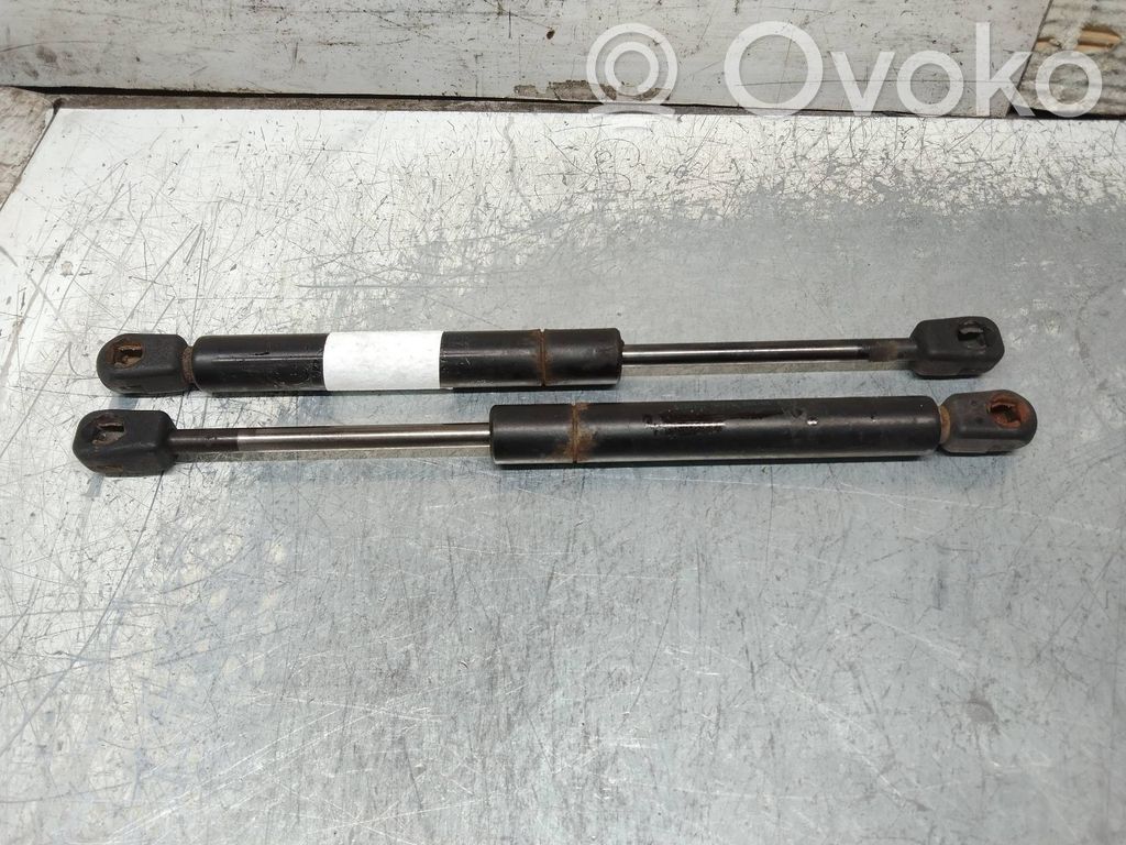 Volkswagen Bora Tailgate/trunk strut/damper 