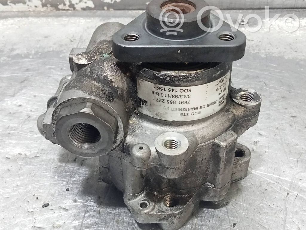 Audi A4 S4 B5 8D Vairo stiprintuvo siurblys 
