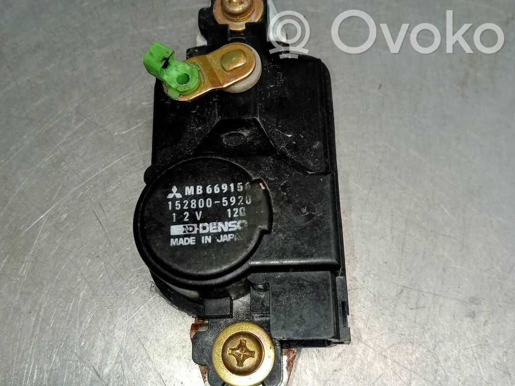 Mitsubishi Montero Etuoven lukon moottori 