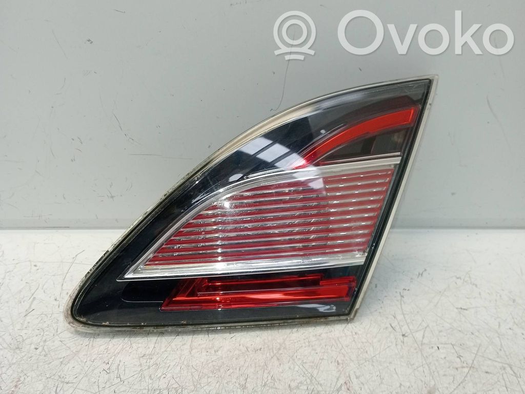 Tailgate rear/tail lights   GS1F513F0