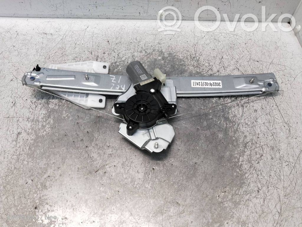 Dacia Spring Front door manual window regulator 