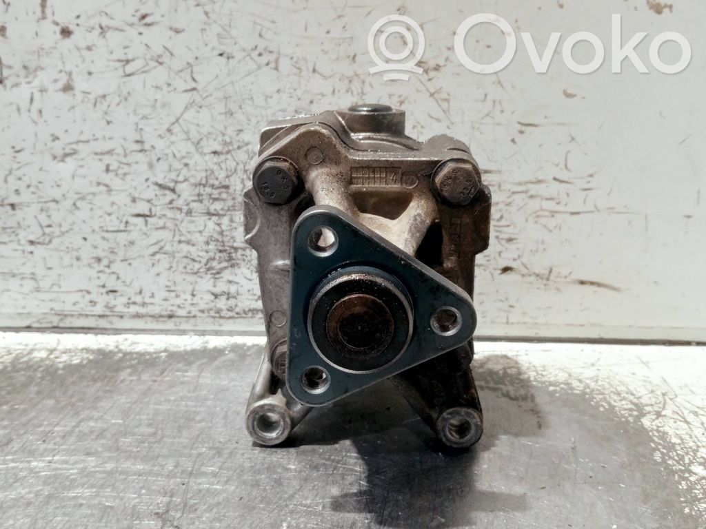 BMW 3 E30 Power steering pump 