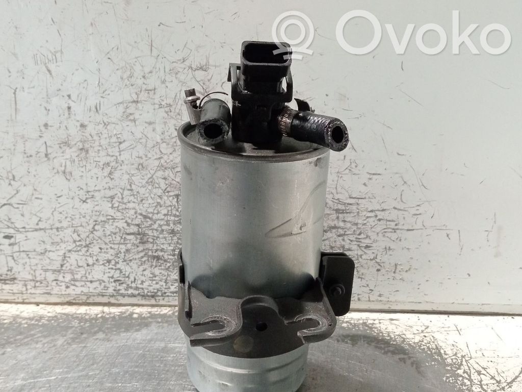 BMW 5 E60 E61 Polttoainesäiliön kannake 