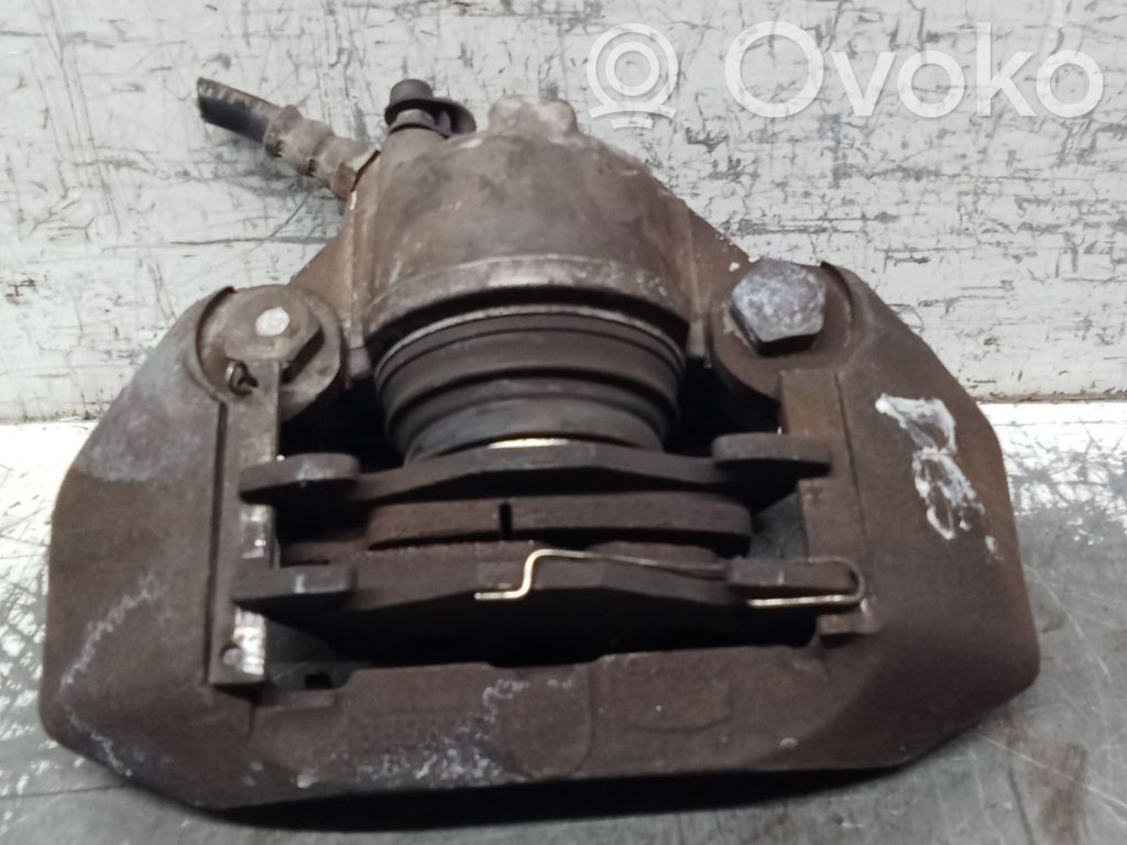 Front brake caliper   11G