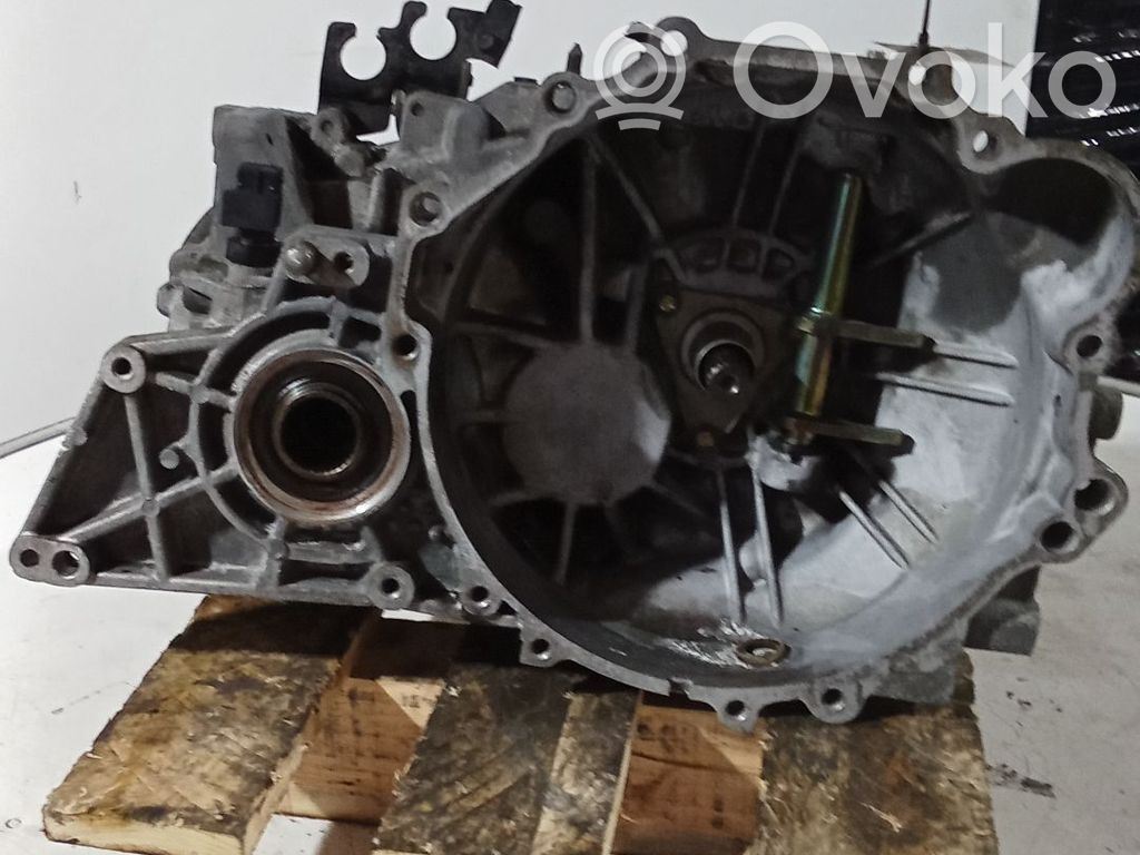 KIA Sportage Mechaninė 5 pavarų dėžė 