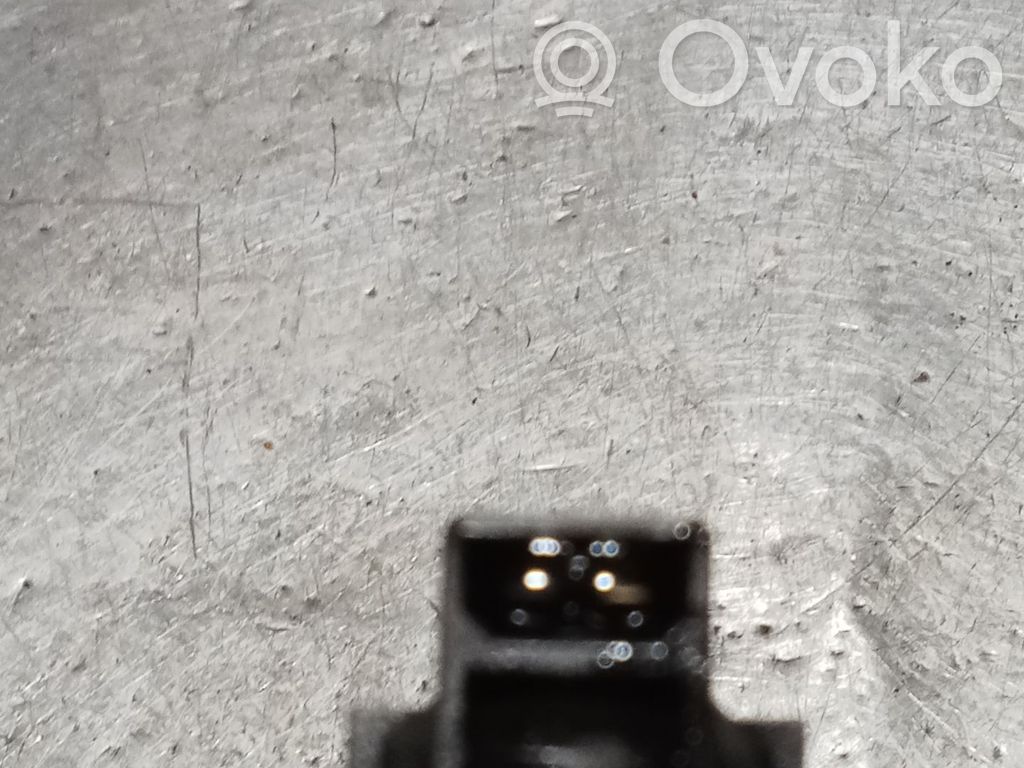Skoda Fabia Mk1 (6Y) Fuel injector 