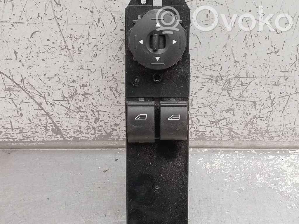 Ford Focus Electric window control switch 