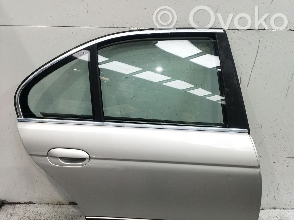 Rear door   4P