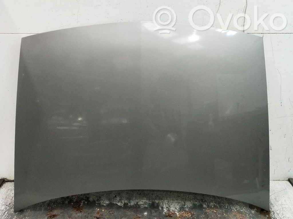 Капот двигателя