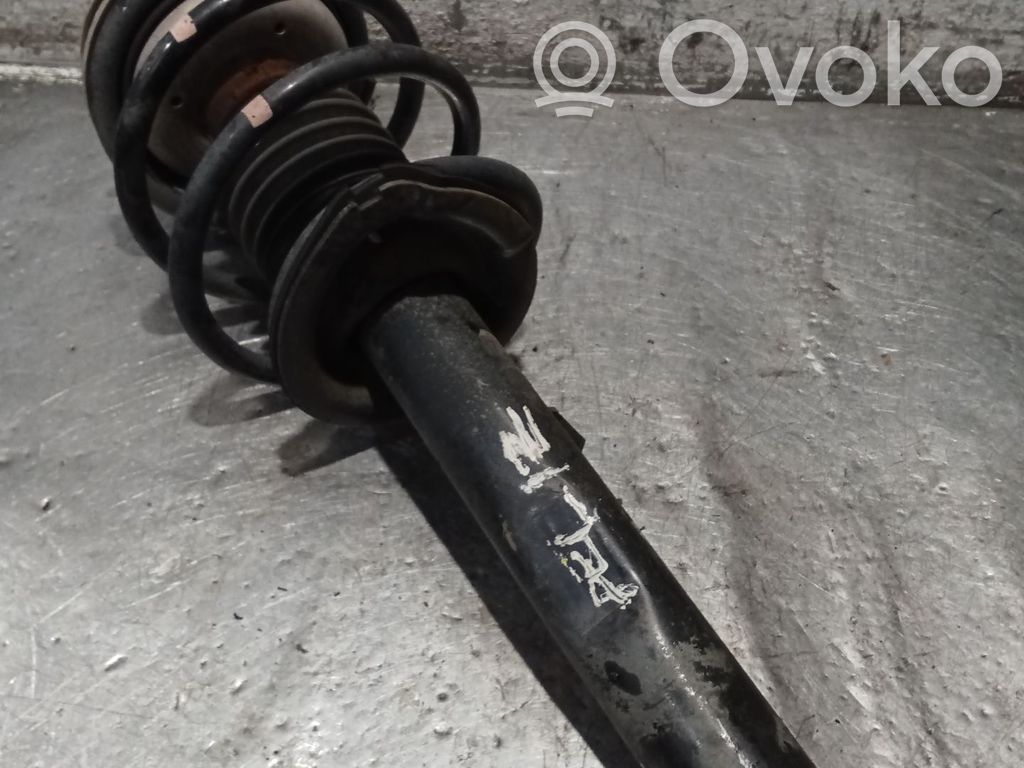 BMW 3 E46 Priekšpusē amortizators ar atsperi 