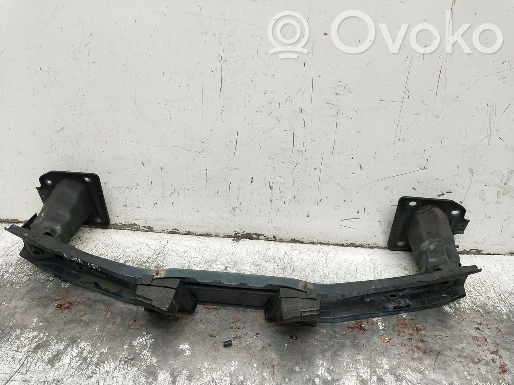 Front bumper mounting bracket