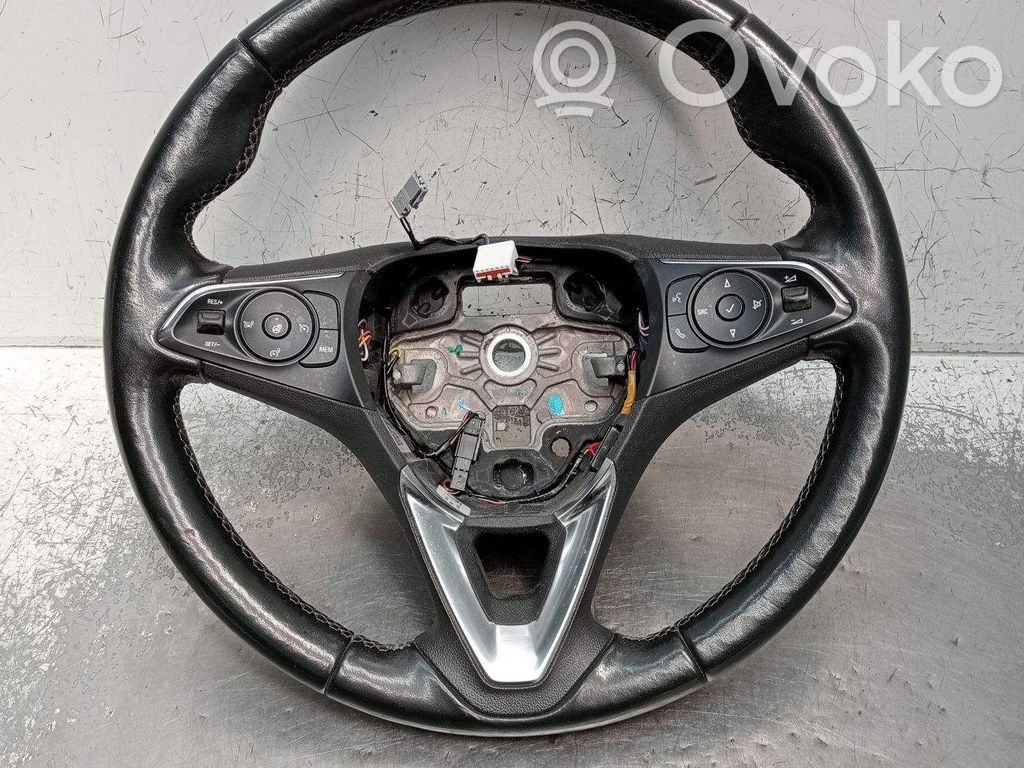 Opel Crossland X Volant 