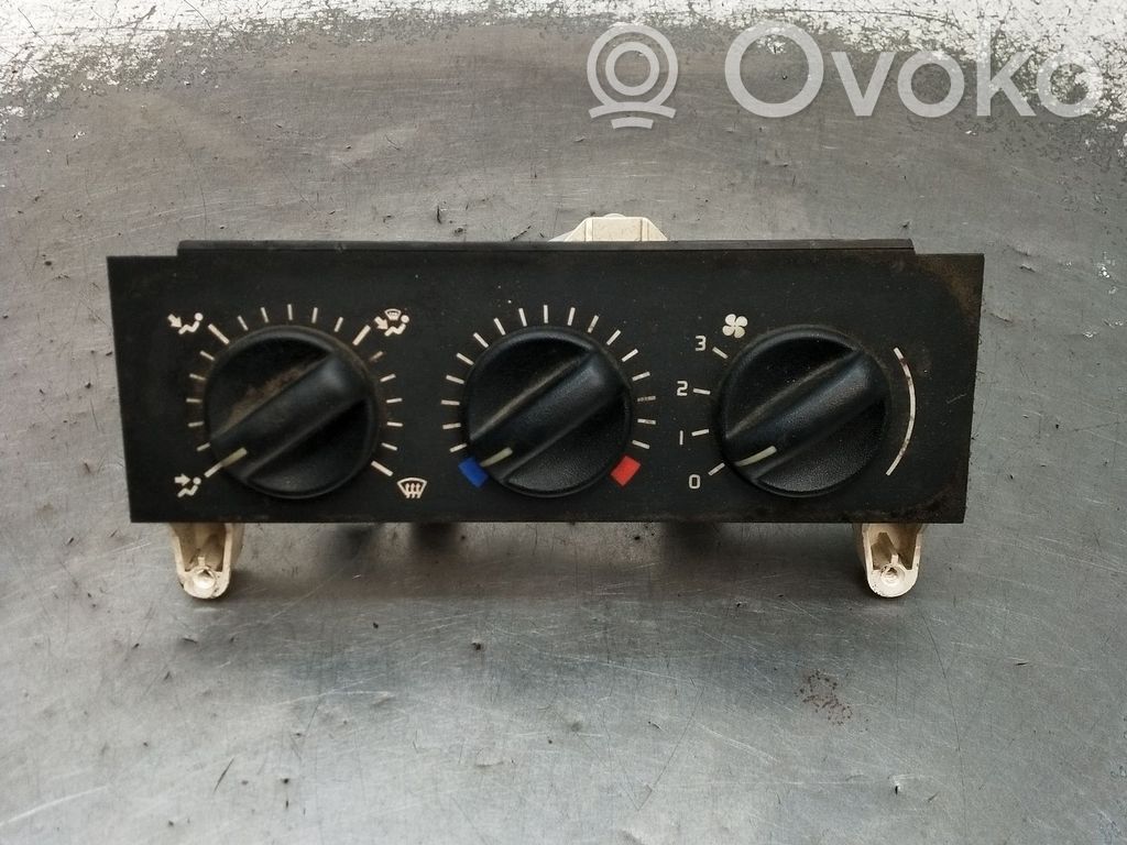 Unidad de control/módulo del aire acondicionado   133761F,101052