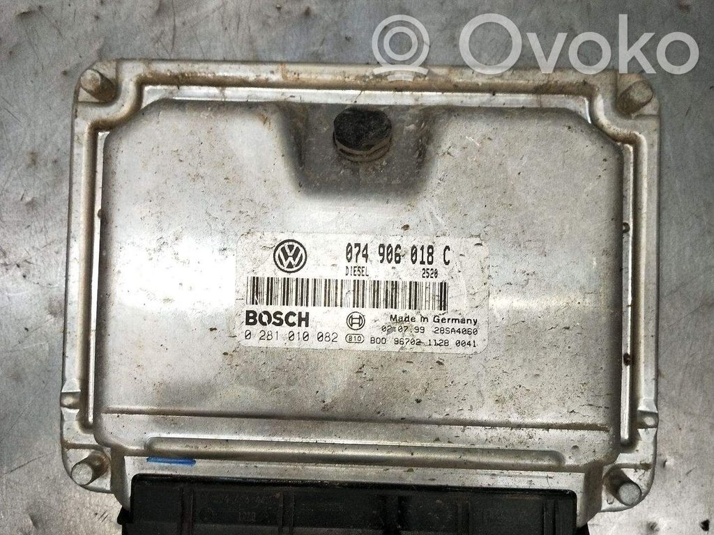 Engine control unit/module   0281010082,074906018C28SA4060
