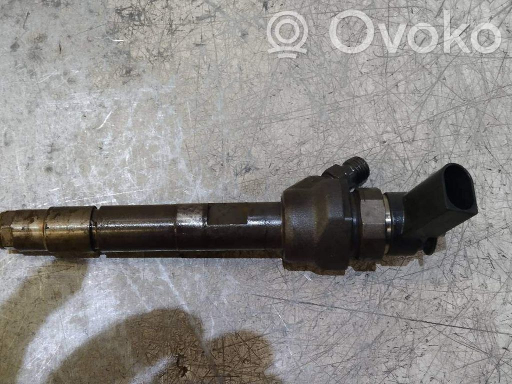 Injector combustibil   0445110601