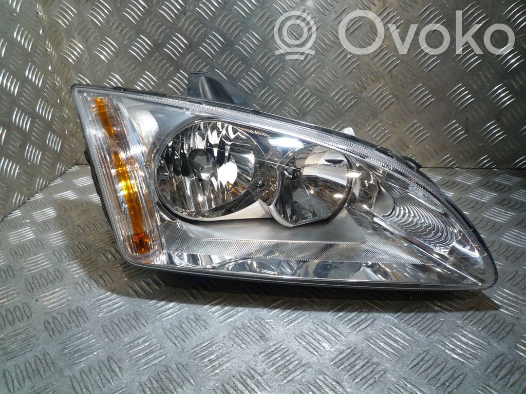 Ford Focus Headlight/headlamp 