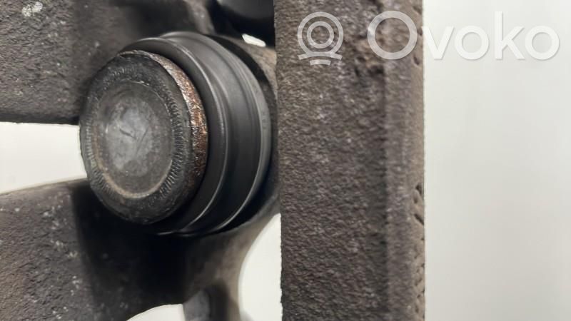 Audi A8 S8 D3 4E Galinis suportas 