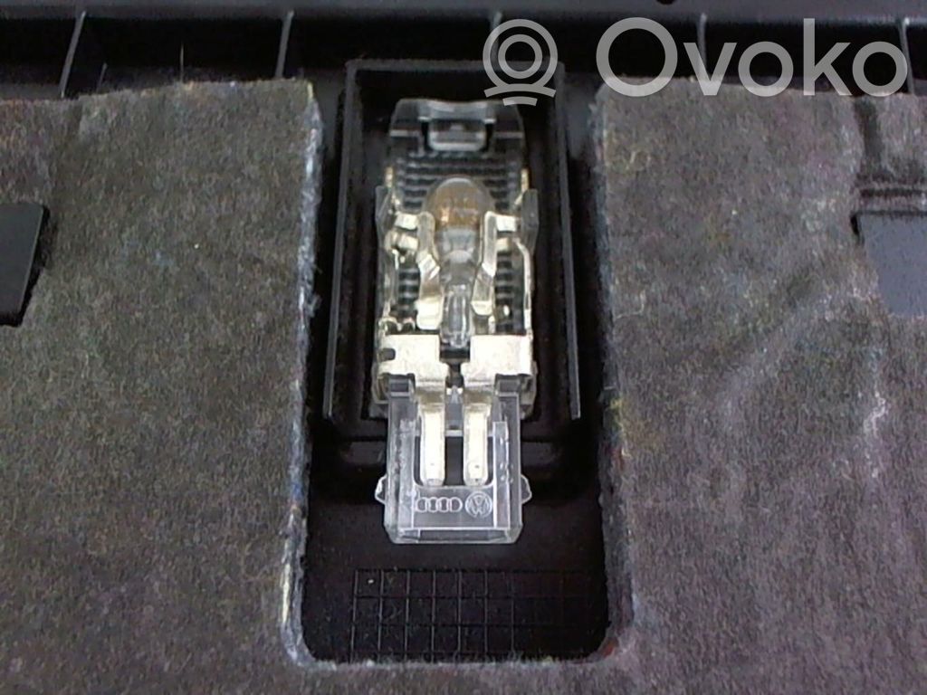 Audi Q7 4L Juego guantera 
