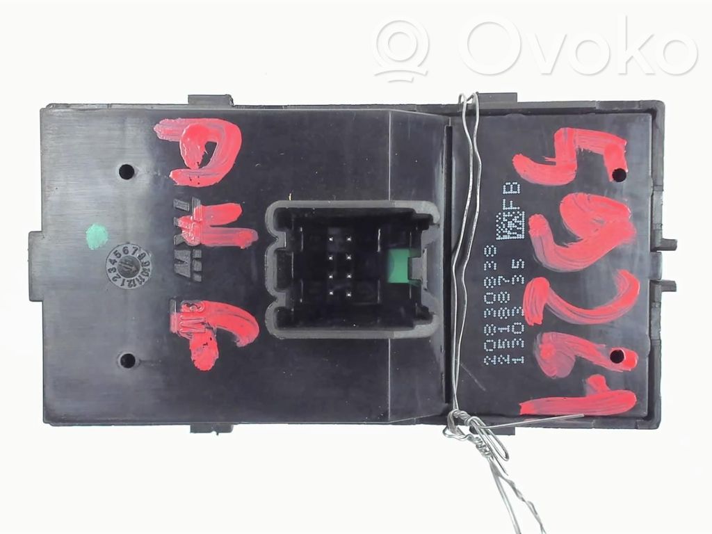 Chevrolet Orlando Electric window control switch 