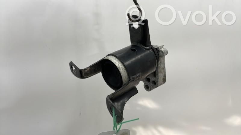 Engine mount bracket   1927068
