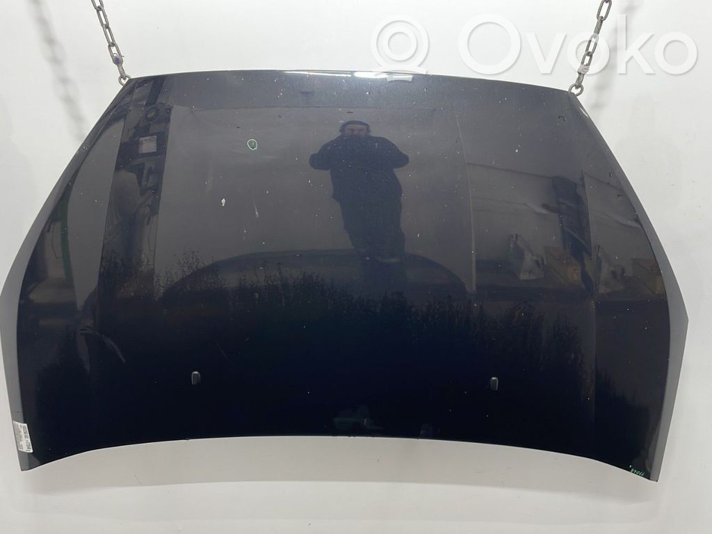 Engine bonnet/hood   1569486