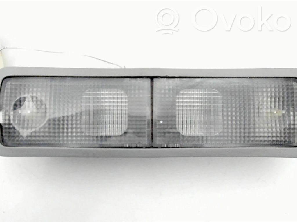 Éclairage lumière plafonnier avant