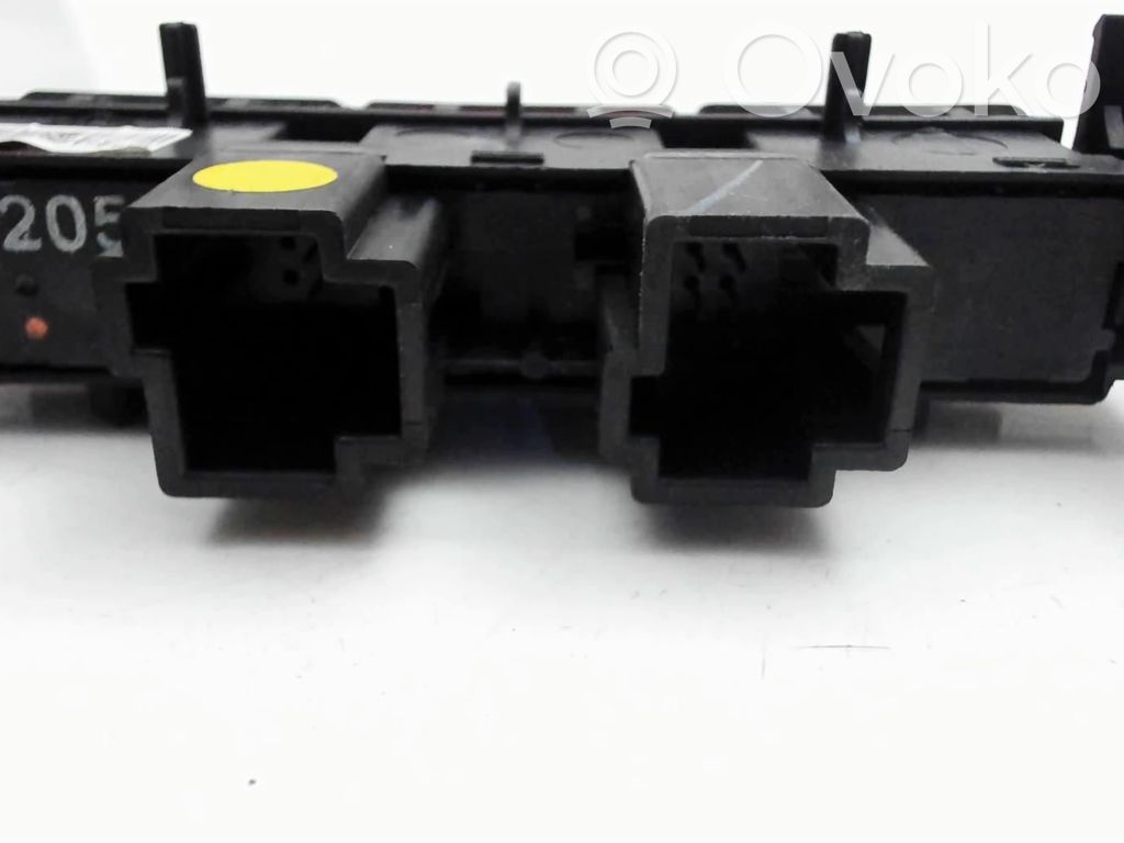 Jaguar X-Type Hazard light switch 