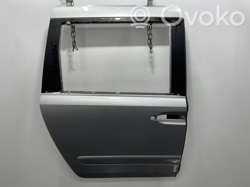 KIA Carnival Rear door 