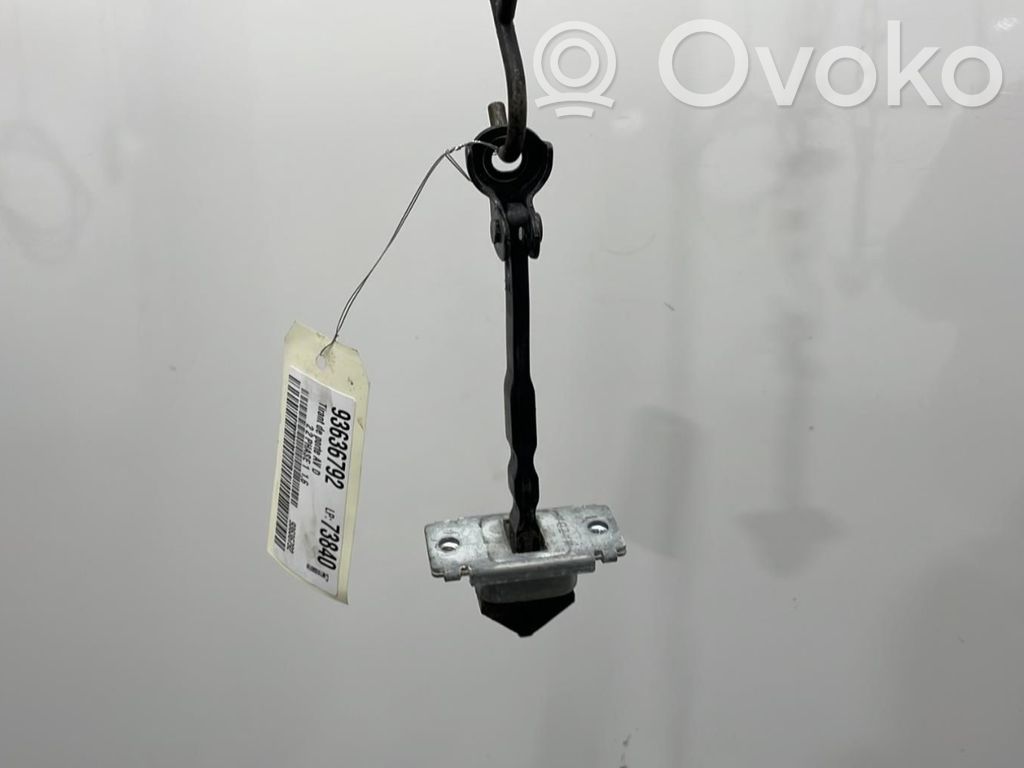Mazda 2 Etuoven pidätin 