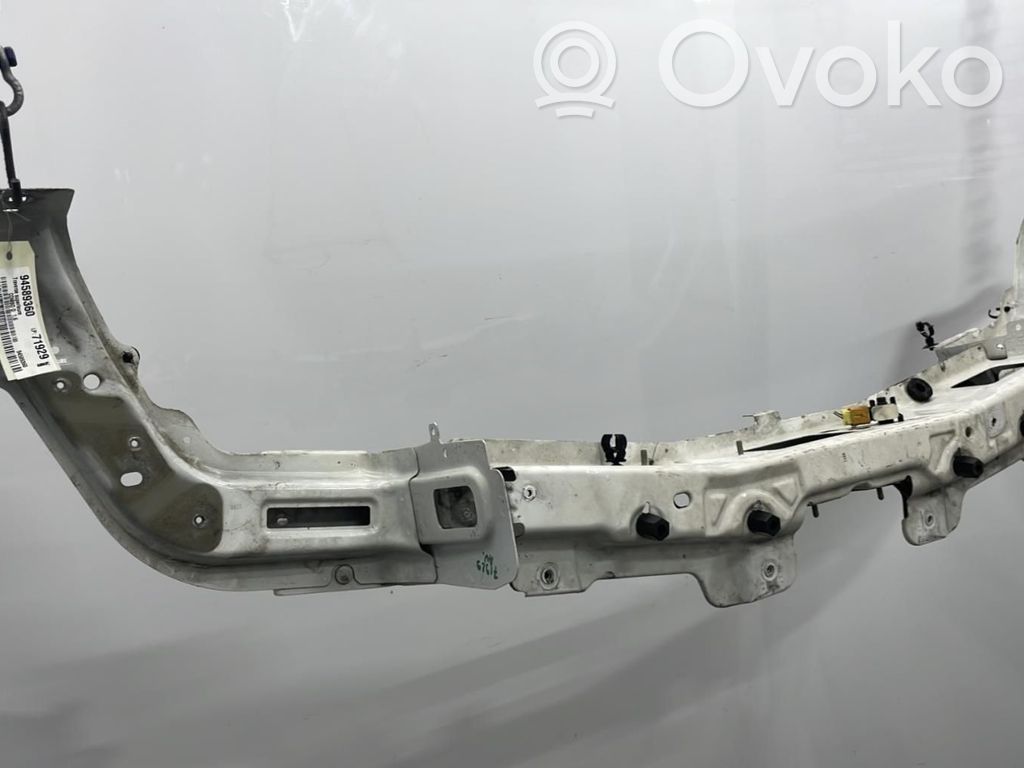 Opel Combo D Radiatoru paneļa augšējā daļa (televizors) 