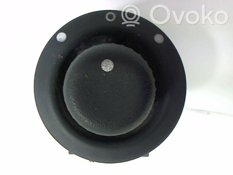 Wing mirror switch   7700847433F