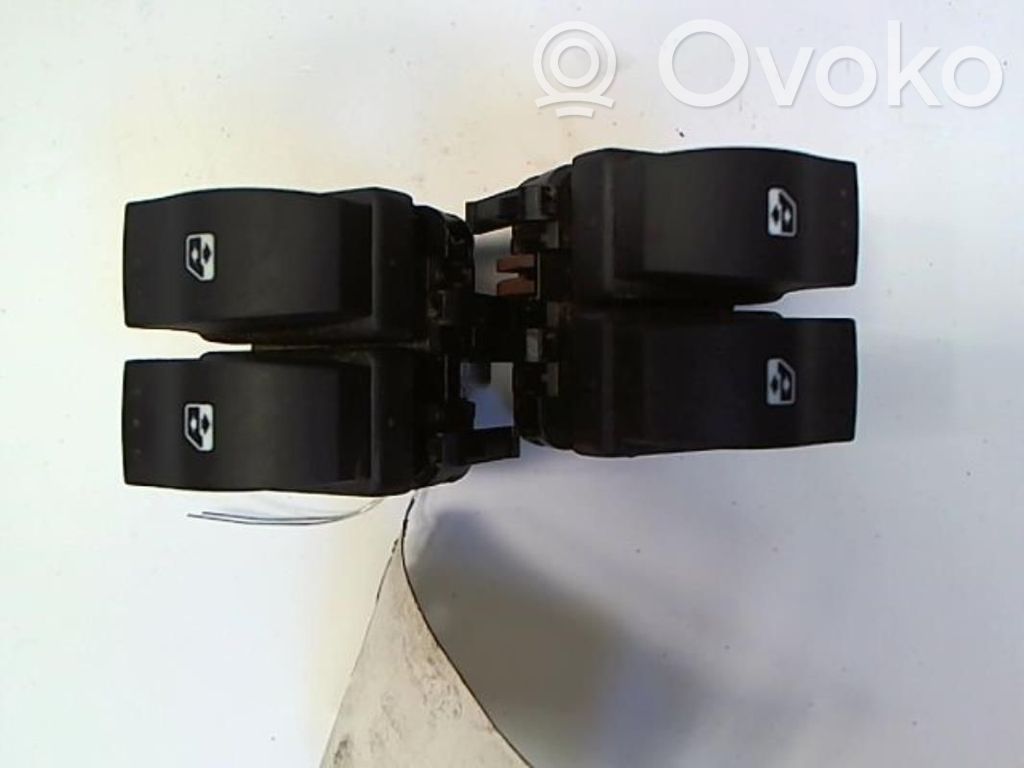 Electric window control switch   7701208404