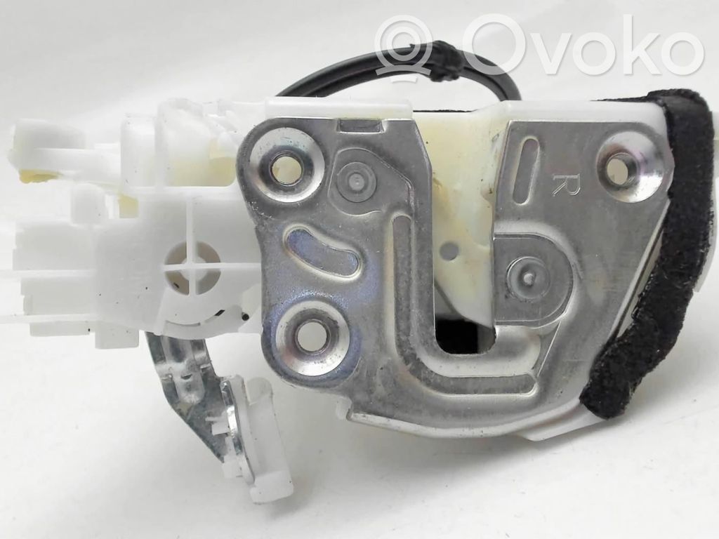 Suzuki Vitara (LY) Front door lock 