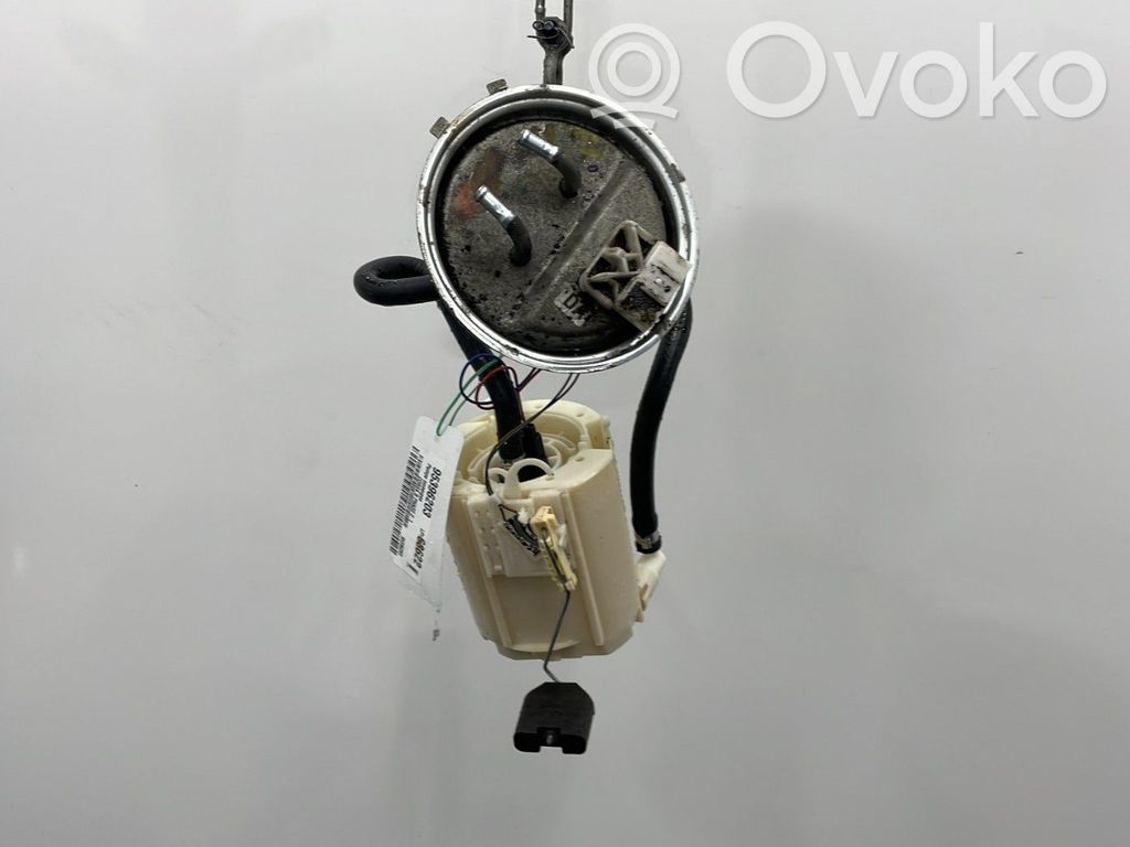 Bomba interna de combustible   9120218