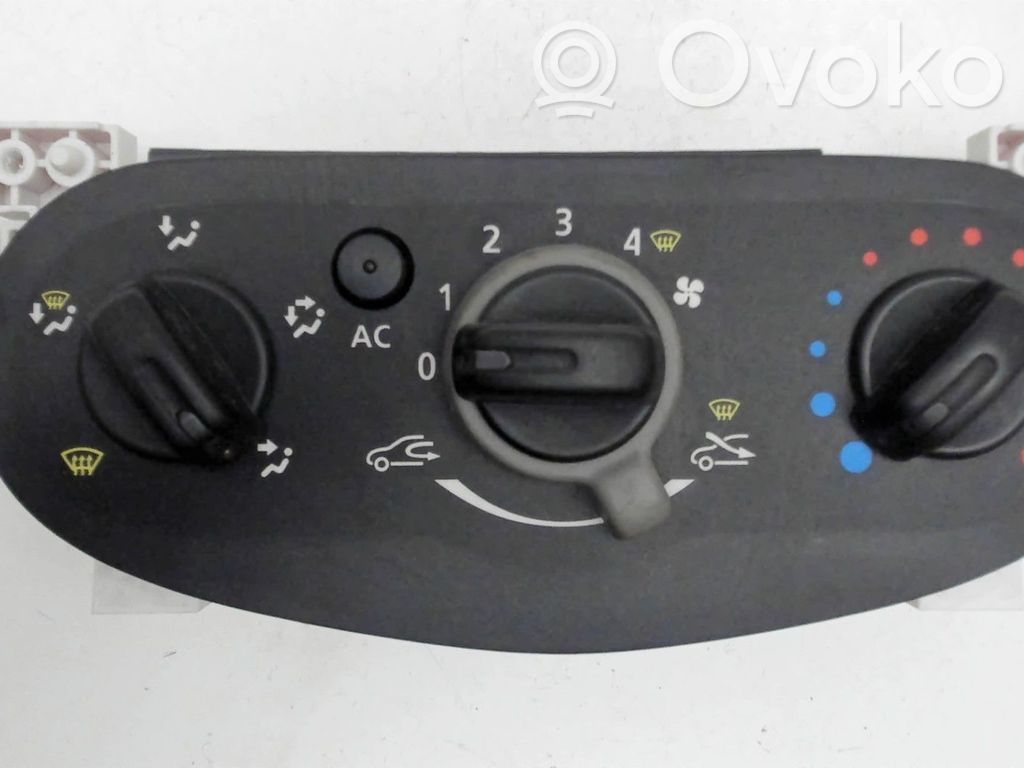 Dacia Sandero Climate control unit 