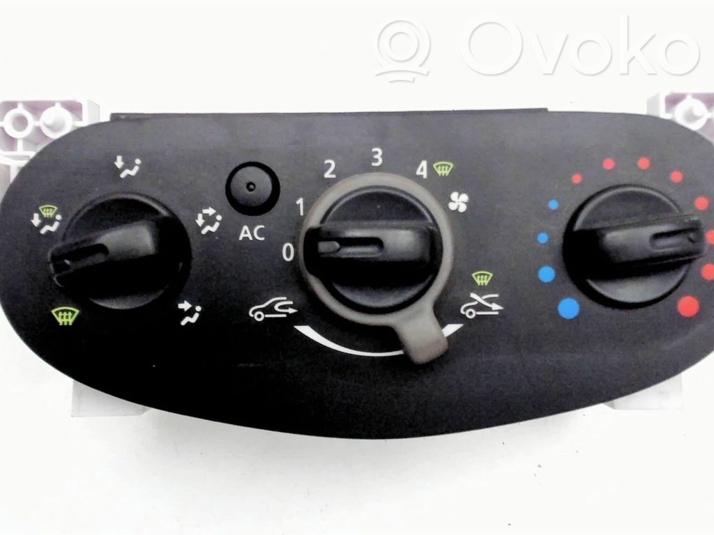 Dacia Sandero Climate control unit 