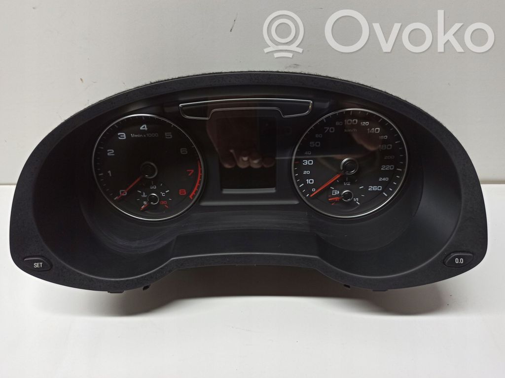 Geschwindigkeitsmesser Cockpit