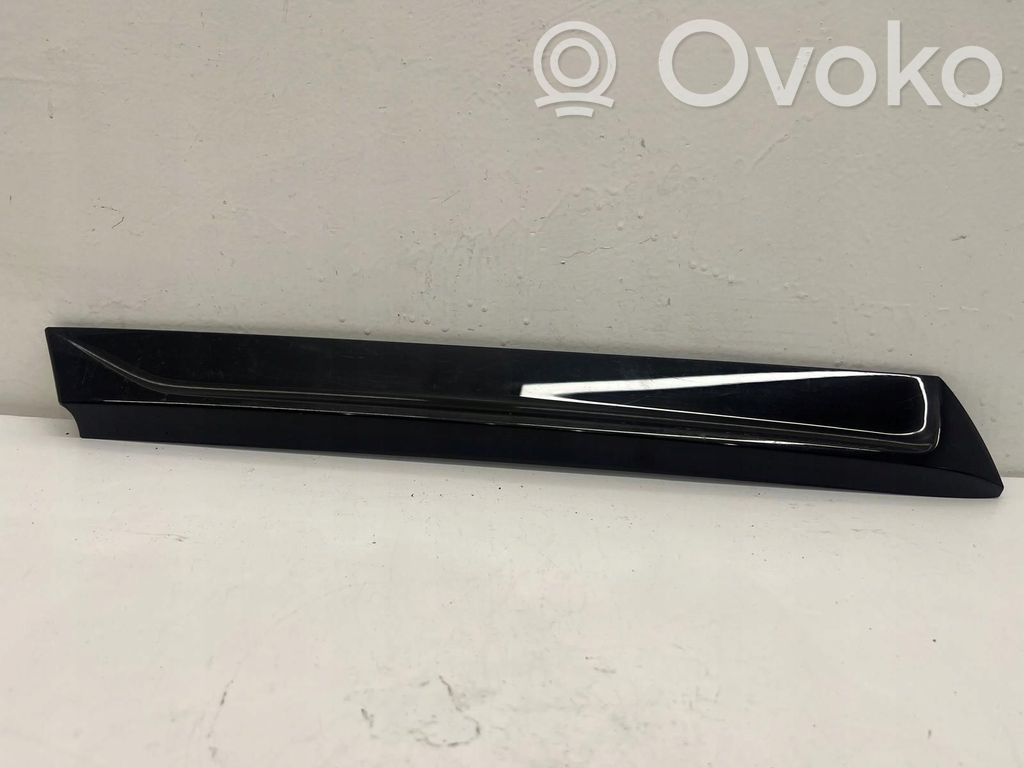 Audi Q7 4M Tailgate trim 