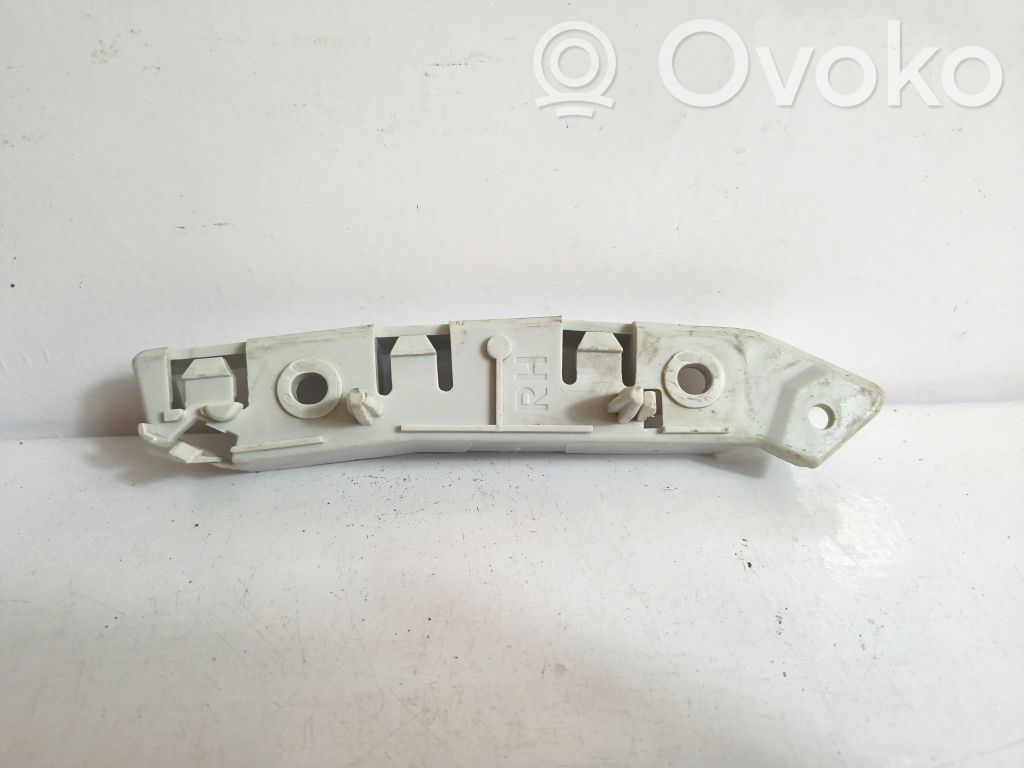 Ford Focus Front bumper mounting bracket 