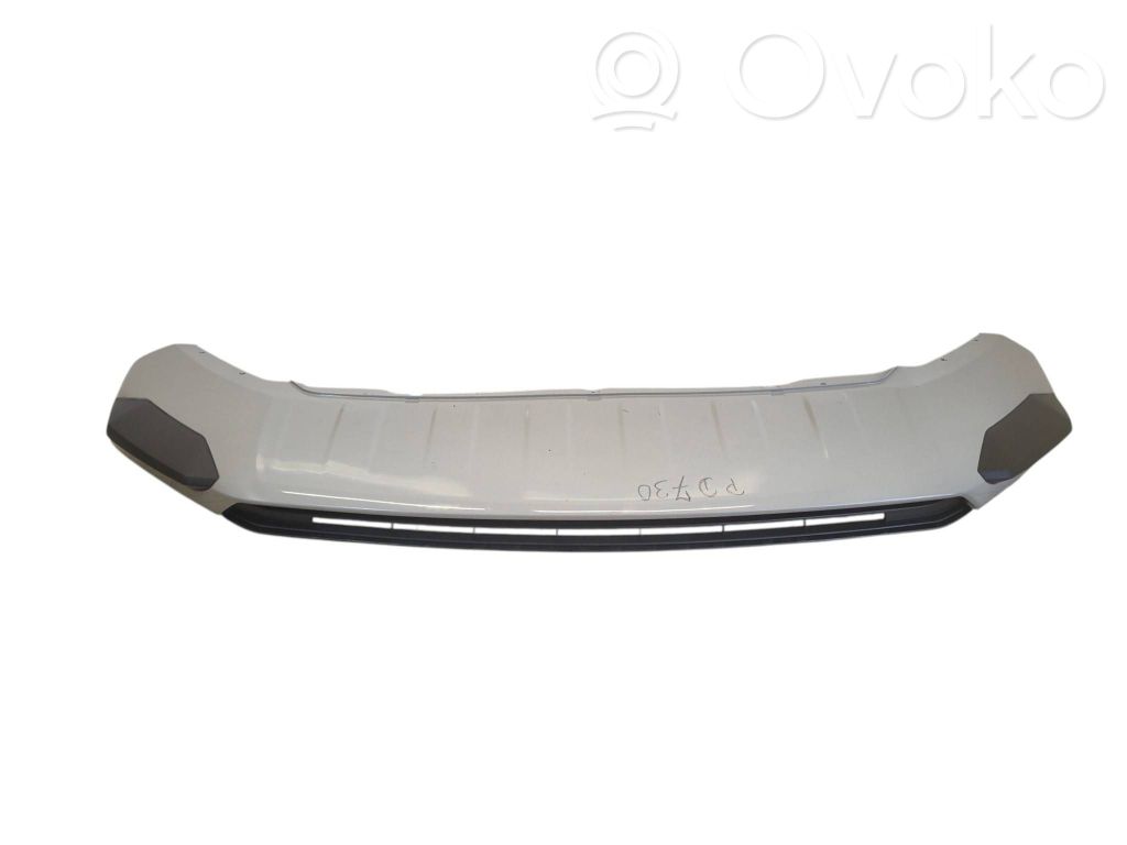 Skoda Karoq Etupuskurin reuna 