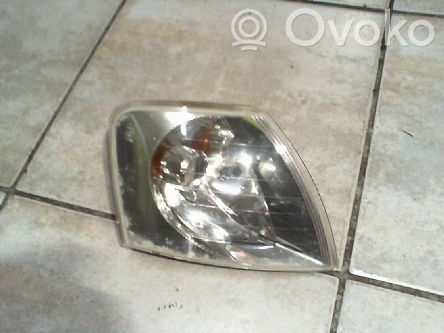 Volkswagen PASSAT B5 Front indicator light 