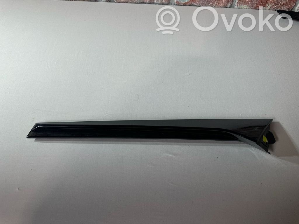 Tailgate trim   4M8854871