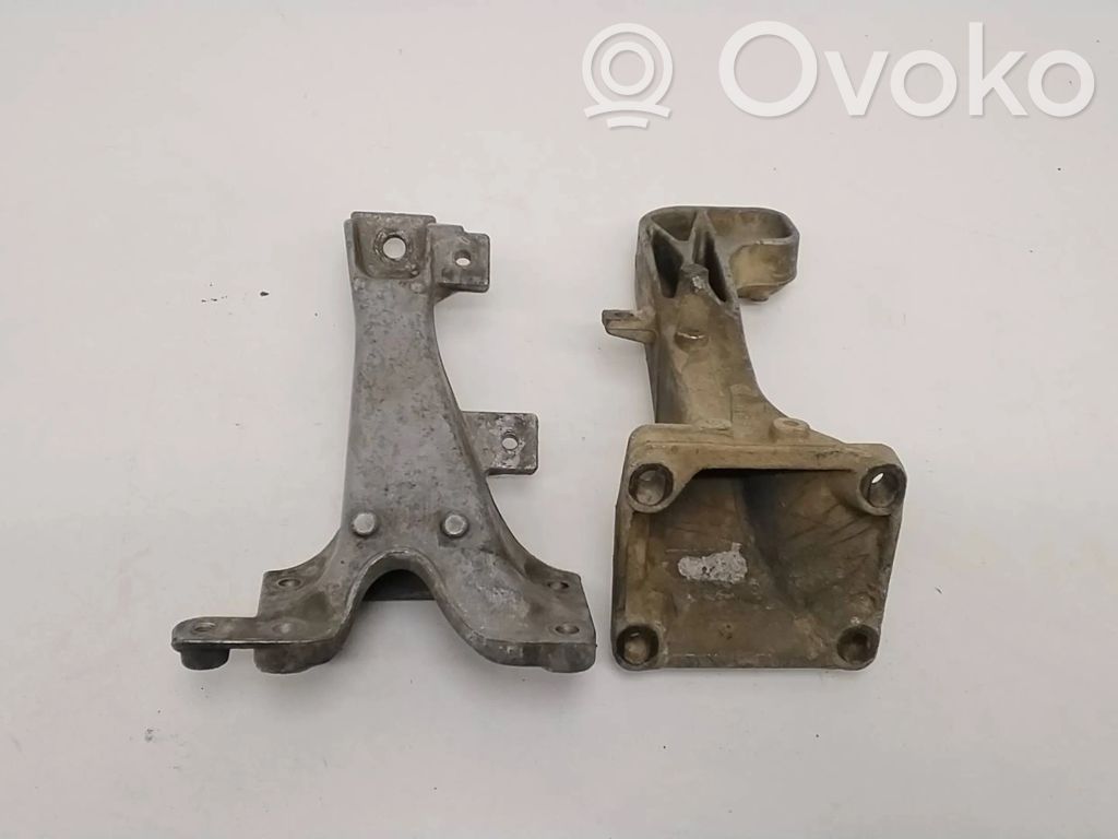BMW 3 E36 Engine mounting bracket 